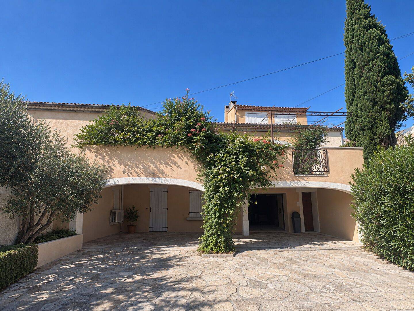 Maison 6 pièces 171 m² · à Rognonas · 171 m² · 357 000 €