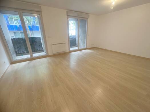 Appartement à vendre 190 800 € 3 pièces 2 chambres 66 m² RDC/6 Reims 51100