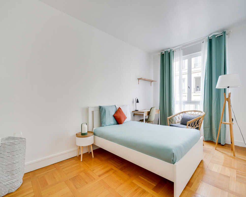 Appartement 5 pièces 130 m² · à Paris 16ème Arrondissement · 130 m² · 1 280 €/mois