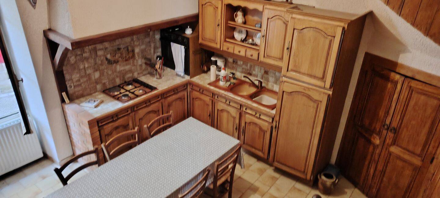 Maison 12 pièces 246 m² · à Airvault · 246 m² · 102 300 €