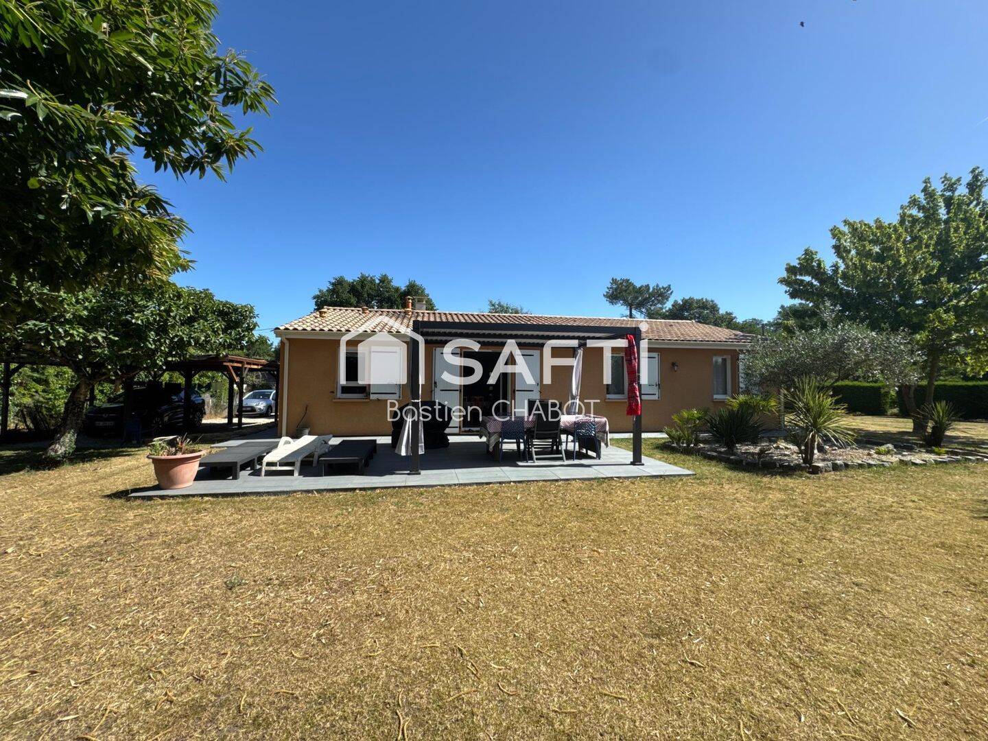 Maison 4 pièces 99 m² · à Saint-Laurent-d'Arce · 99 m² · 337 000 €