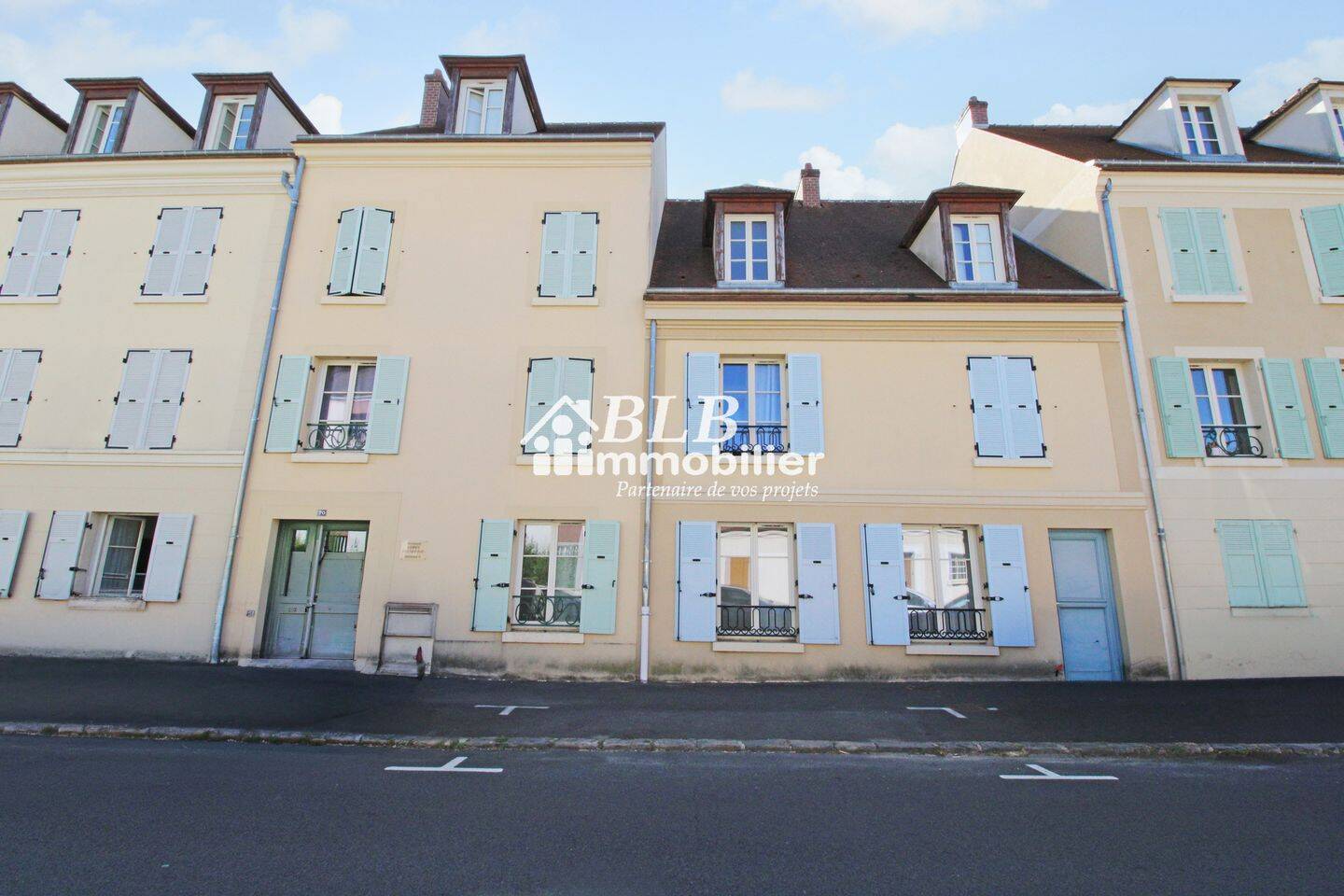 Appartement 1 pièce 28 m² · à Rambouillet · 27,6 m² · 142 000 €