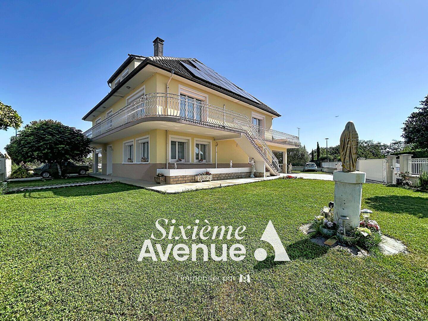 Maison 11 pièces 380 m² · à Pusignan · 380,3 m² · 699 000 €