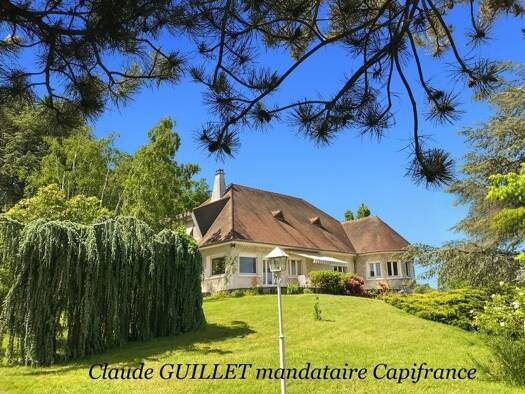 Maison à vendre 322 500 € 9 pièces 6 chambres 280 m² 3 600 m² de terrain Montluçon 03100