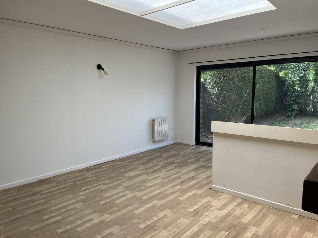 Appartement 3 pièces 62 m² · à Lille · 61,7 m² · 926 €