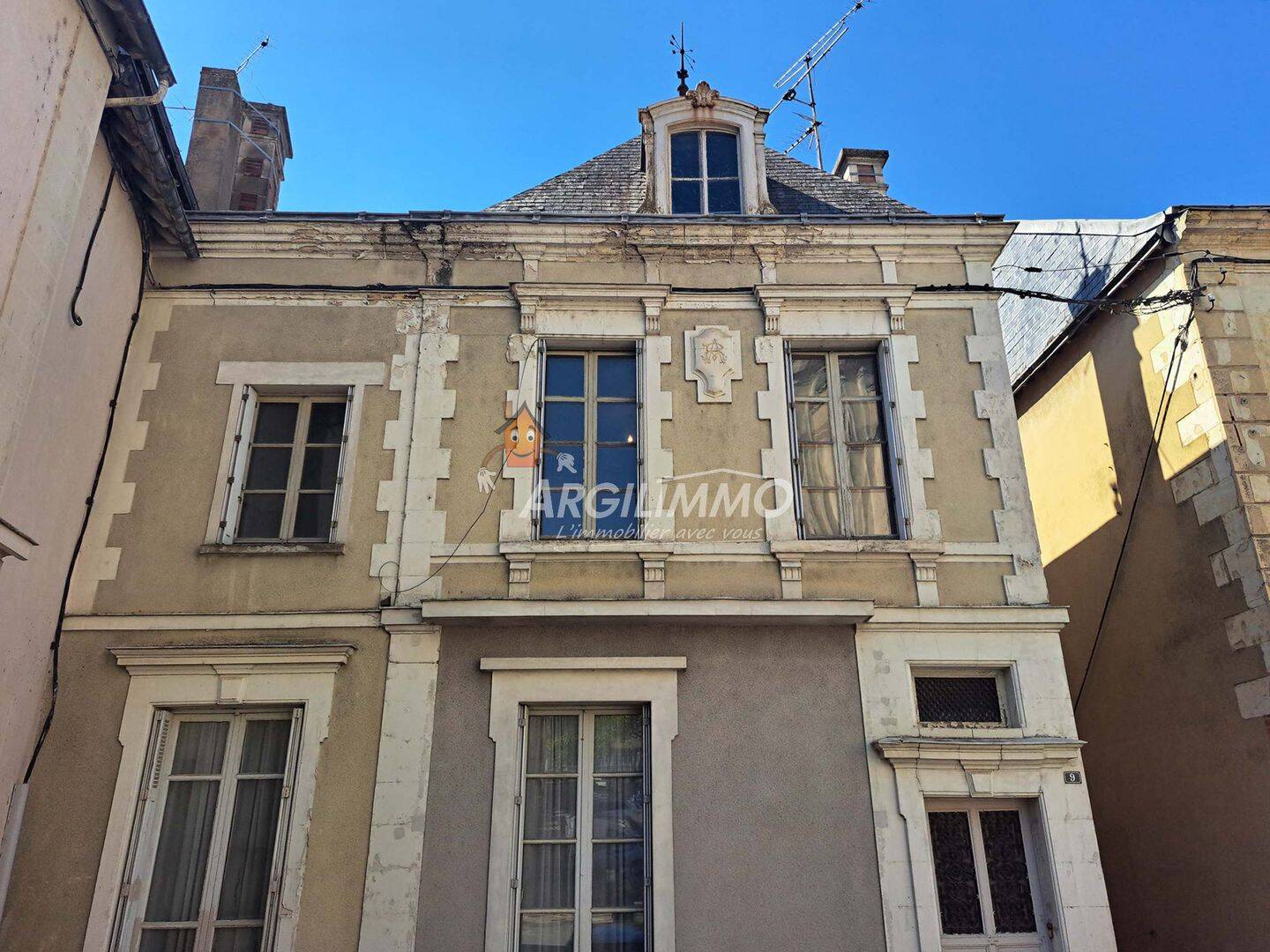 Maison 9 pièces 185 m² · à Saint-Calais · 185,3 m² · 65 500 €