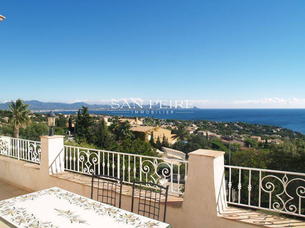Maison 9 pièces 270 m² · à Roquebrune-sur-Argens · 270,5 m² · 2 200 €/mois