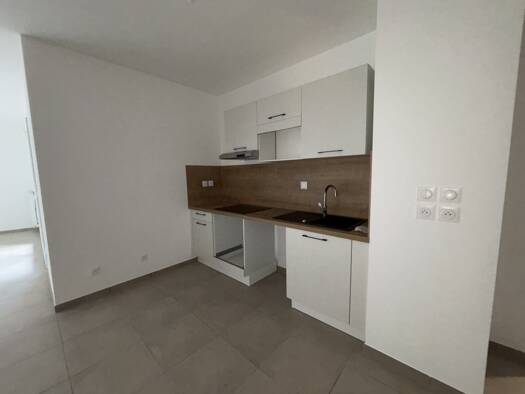 Appartement à louer - Première occupation 928 € 3 pièces 2 chambres 68,4 m² Étage 1/2 Genay 69730