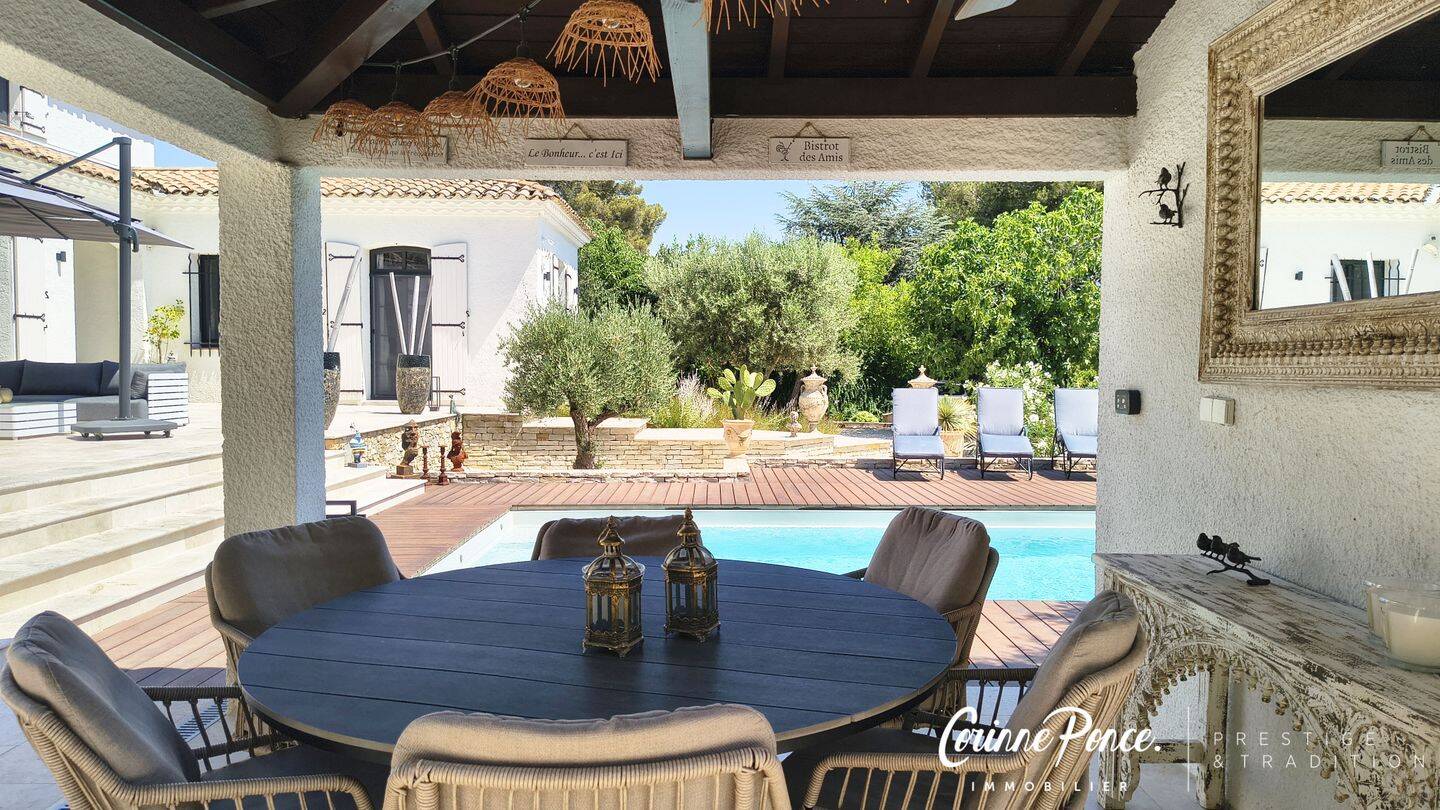 Maison 6 pièces 240 m² · à Nîmes · 240 m² · 1 155 000 €
