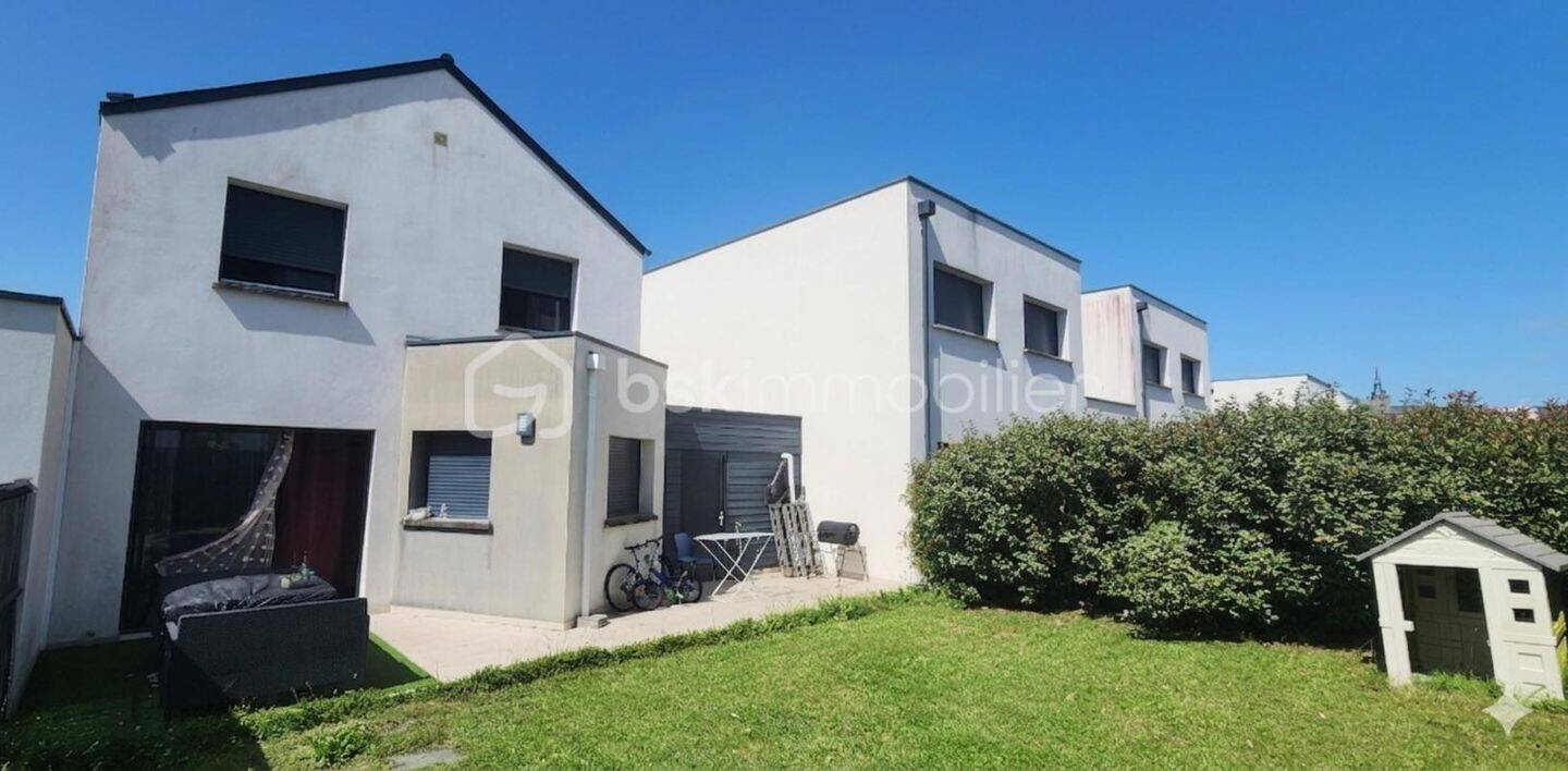 Maison 5 pièces 95 m² · à Orgères · 95 m² · 290 000 €