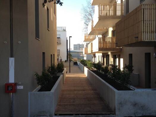 Appartement à louer 953 € 3 pièces 2 chambres 67,6 m² Étage 2/3 Cenon 33150