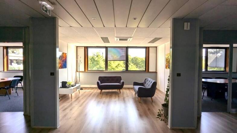 Espace bureau à vendre 390 000 € 223 m² de bureaux divisible de 223 m² à 223 m² Labège 31670