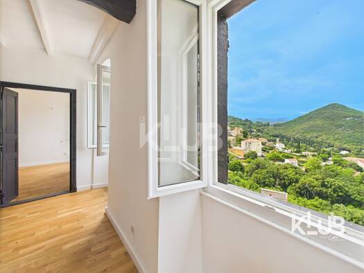 Duplex à vendre 179 000 € 4 pièces 3 chambres 80 m² Étage 1/2 Saint-Florent 20217