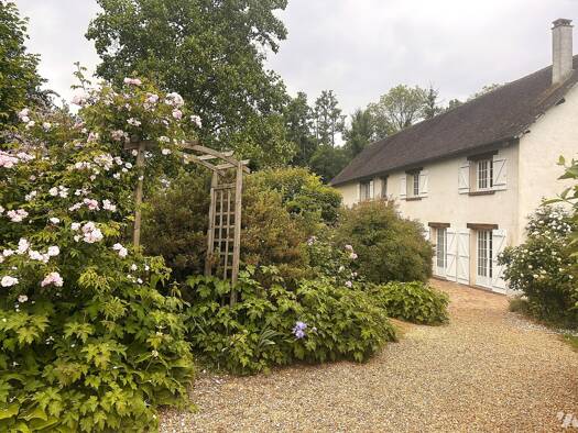 Maison à vendre 565 000 € 9 pièces 5 chambres 271 m² 2 132 m² de terrain Montreuil 28500