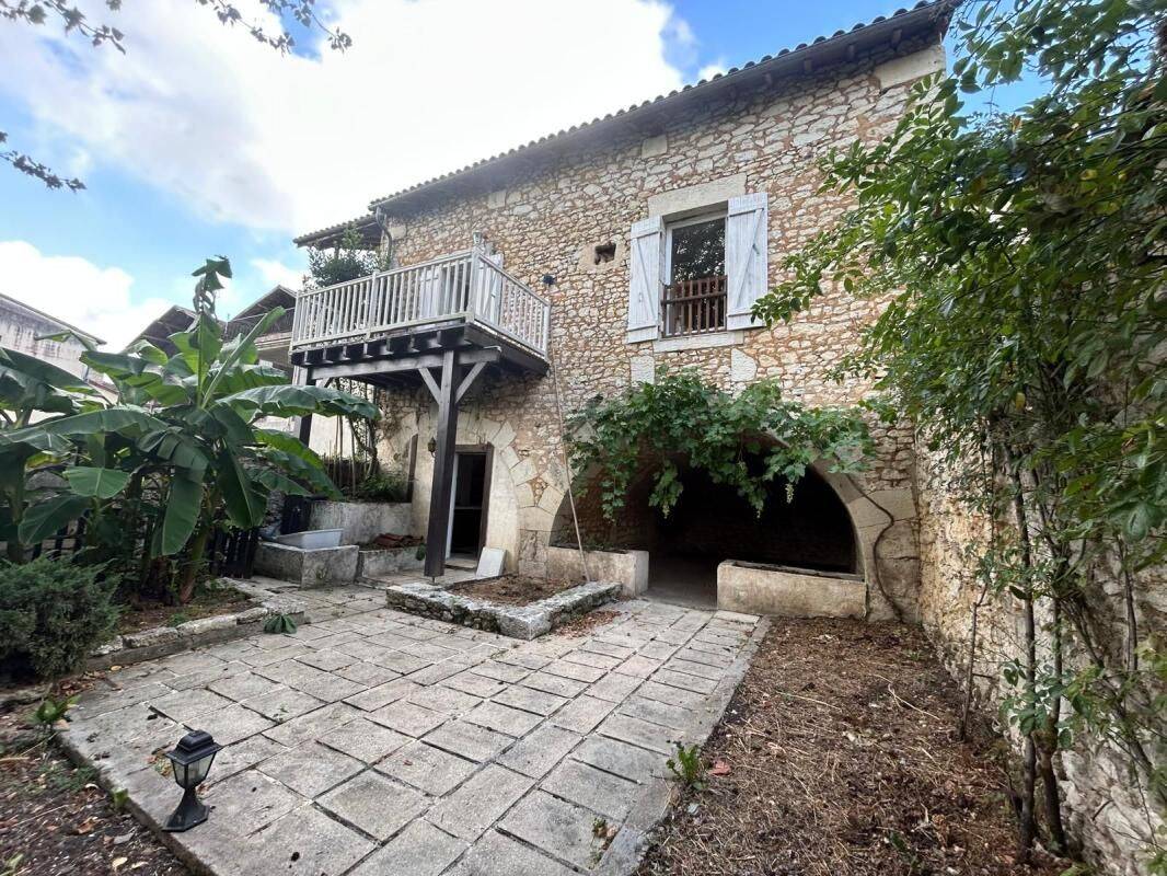 Maison 6 pièces 219 m² · à Coulounieix-Chamiers · 218,5 m² · 1 300 €