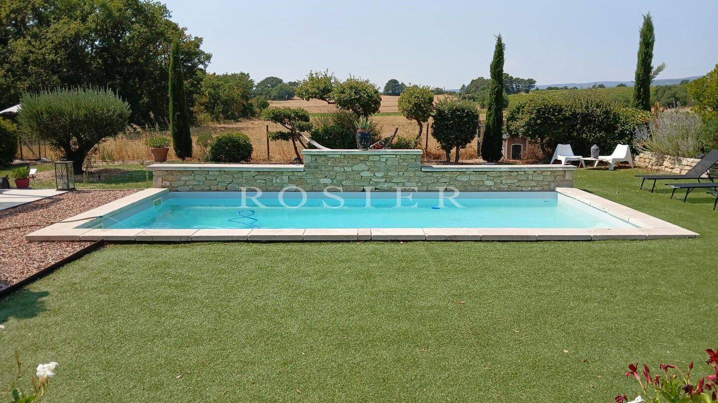 Maison 6 pièces 220 m² · à Roussillon · 220 m² · 700 000 €
