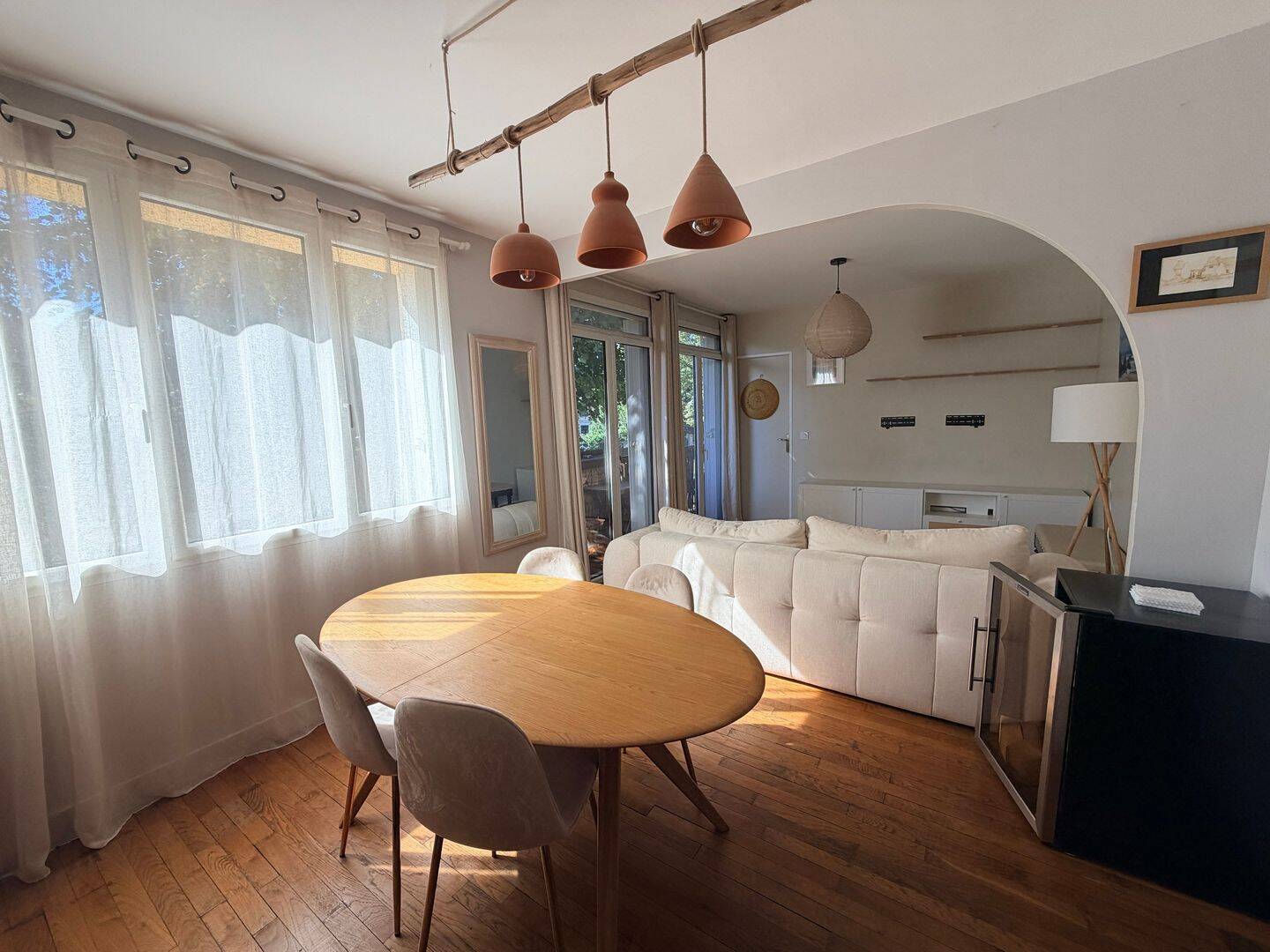 Appartement 4 pièces 77 m² · à Ville-d'Avray · 77 m² · 1 950 €/mois