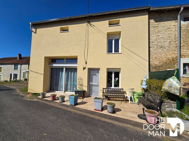 Maison 6 pièces 250 m² · à Mennouveaux · 250 m² · 119 000 €