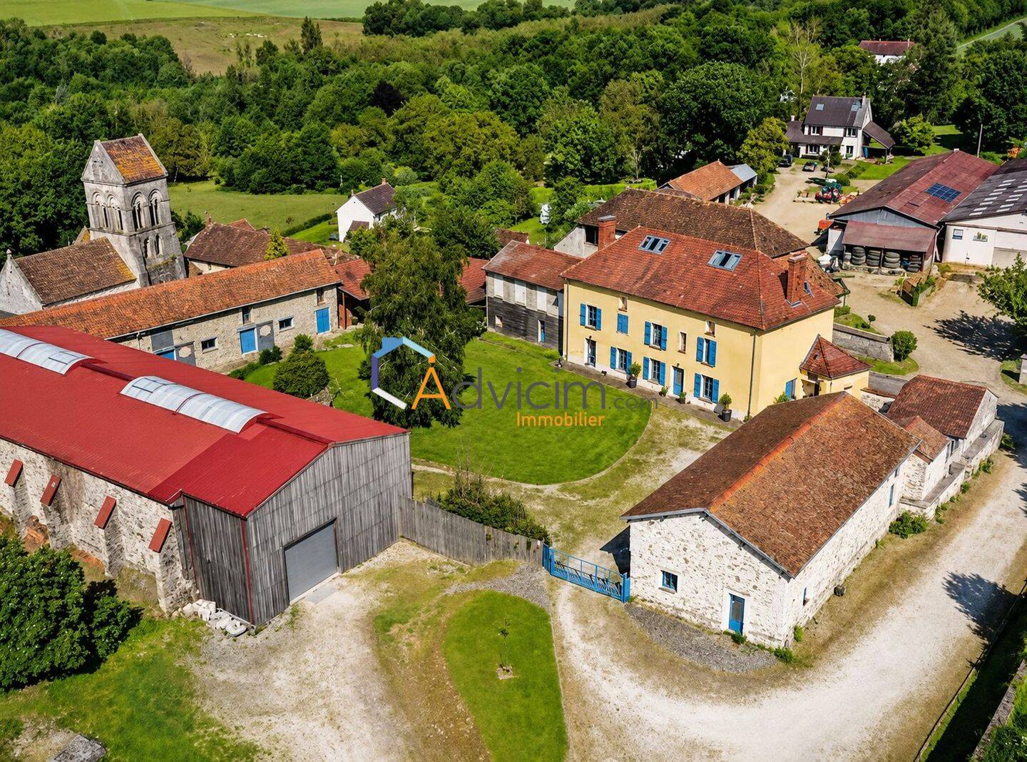 ENSEMBLE IMMOBILIER / PROPRIÉTÉ PRESTIGE