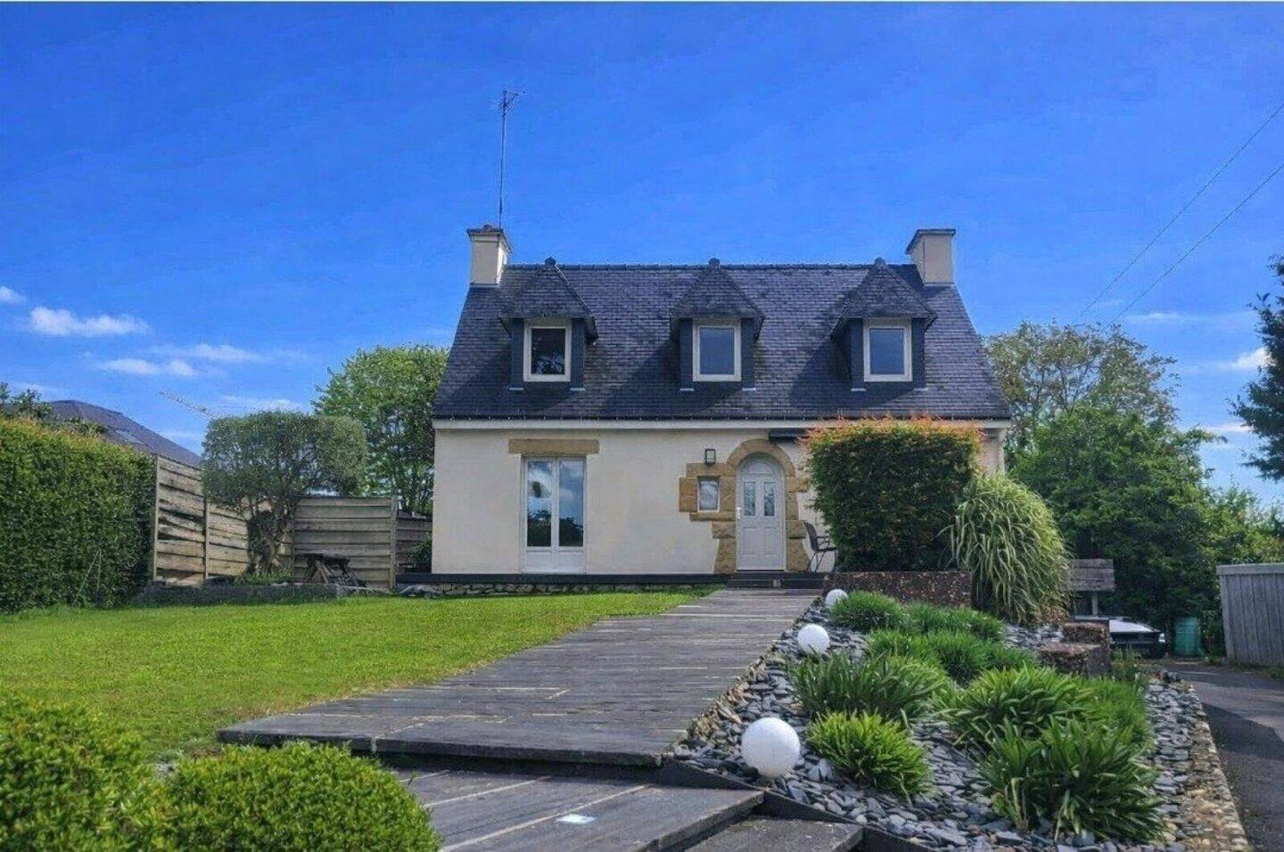 Maison 6 pièces 90 m² · à Plumelin · 90 m² · 254 400 €