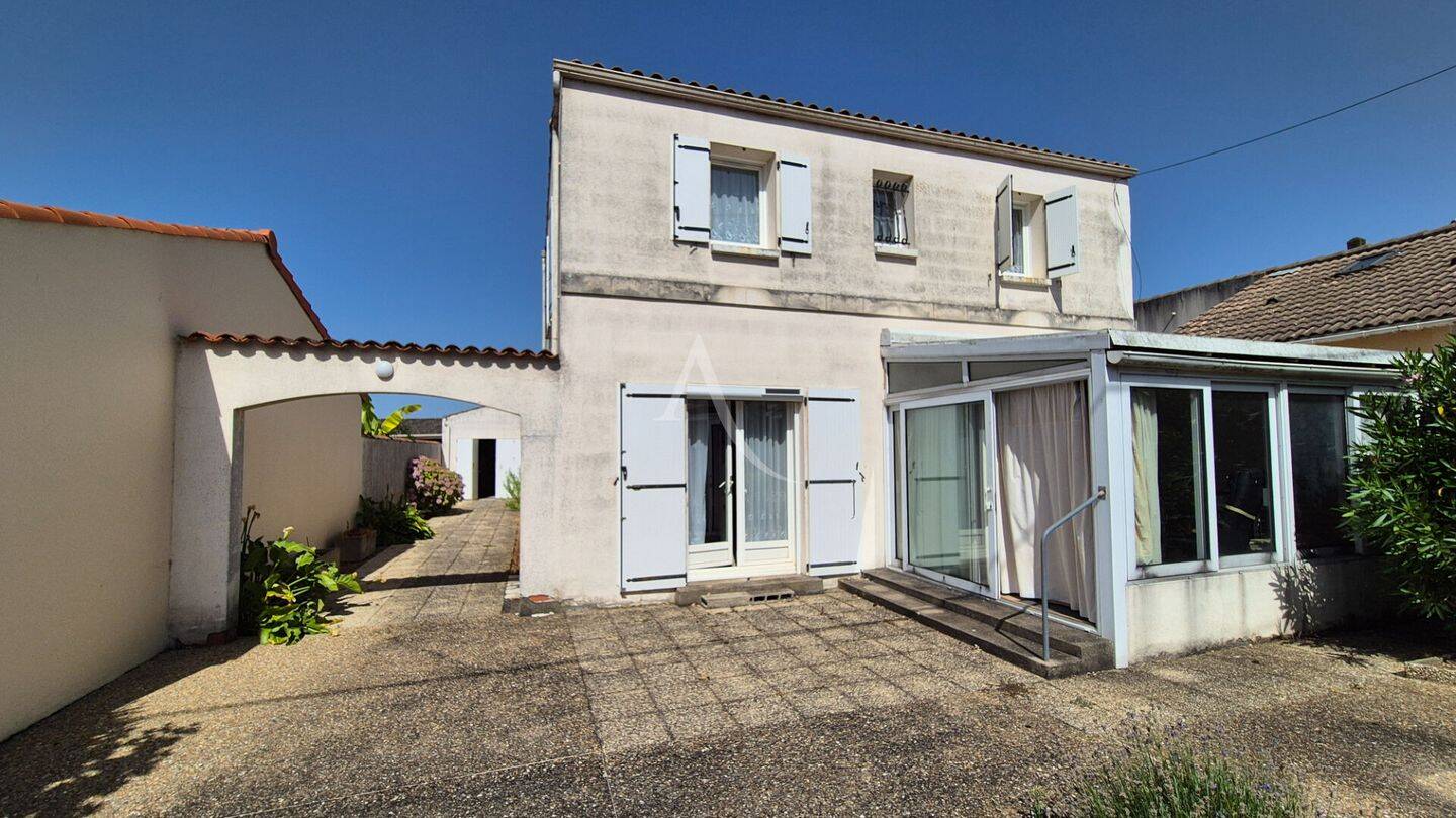 Maison 4 pièces 129 m² · à Rochefort · 129 m² · 231 000 €