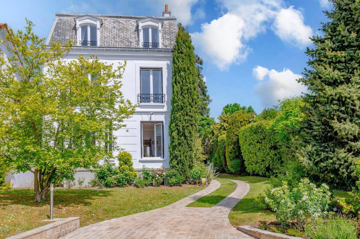 Maison 11 pièces 332 m² · à Saint-Cloud · 332 m² · 3 300 000 €