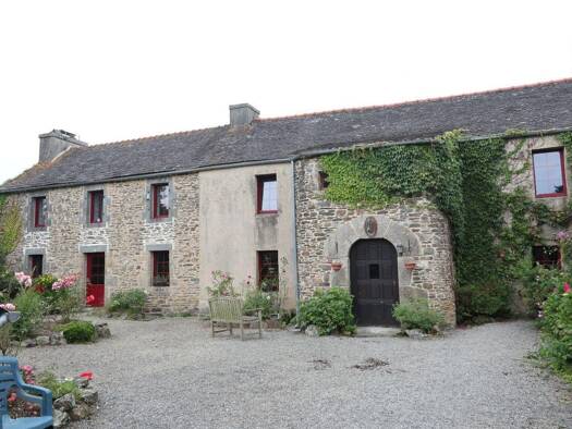 Maison à vendre 364 040 € 10 pièces 7 chambres 315 m² 15 295 m² de terrain Ploudiry 29800