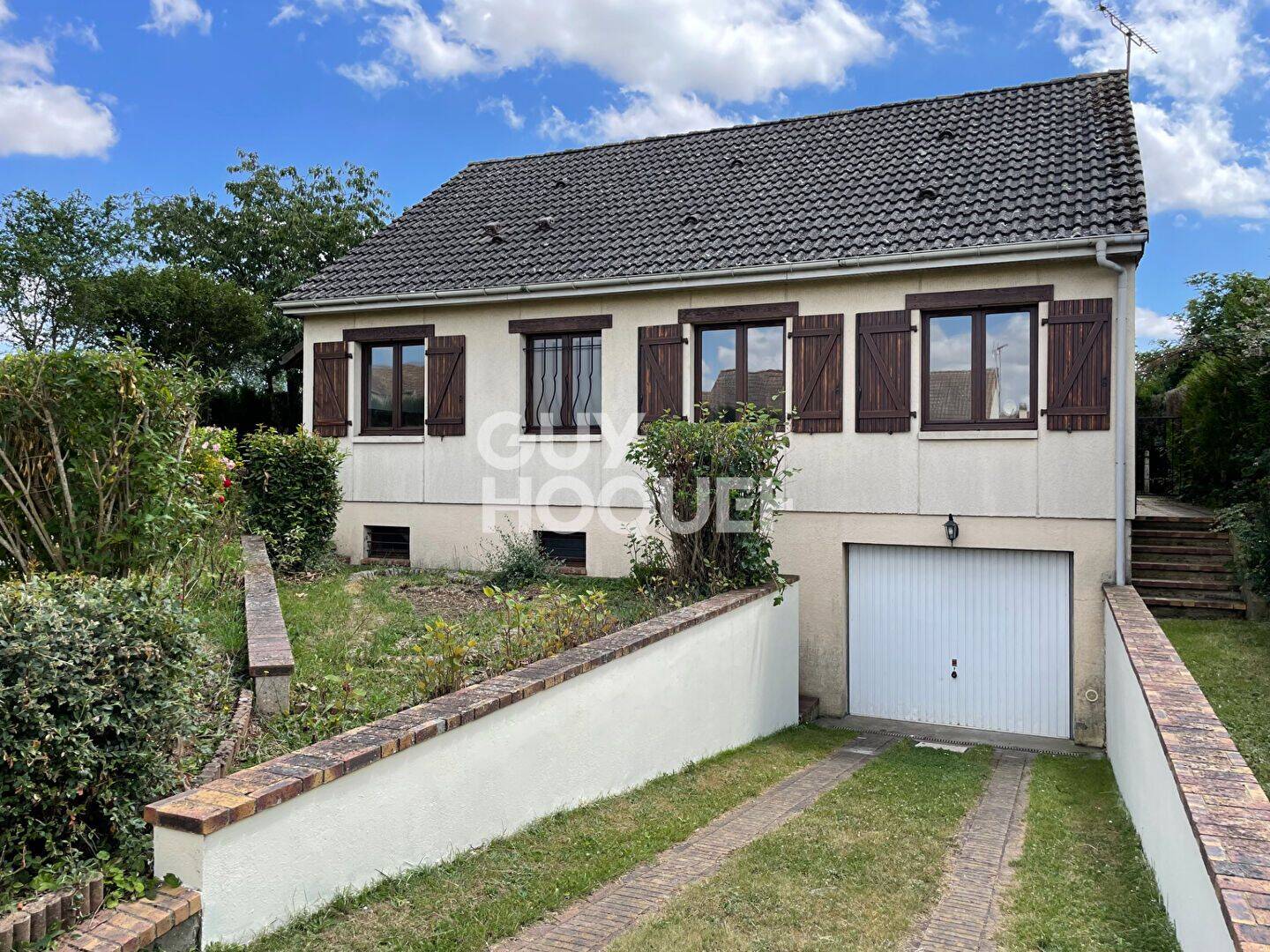 Maison 5 pièces 104 m² · à Brezolles · 104 m² · 850 €