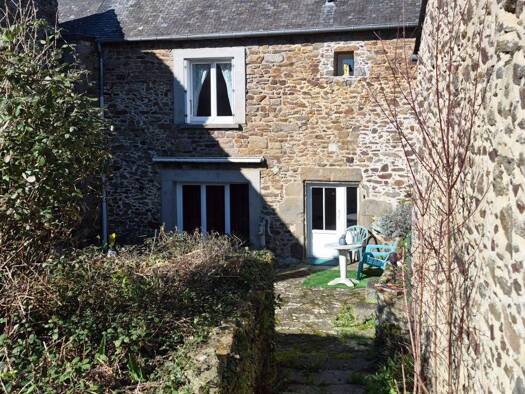 Maison à vendre 188 100 € 4 pièces 2 chambres 72,8 m² 282 m² de terrain La Ville-ès-Nonais 35430