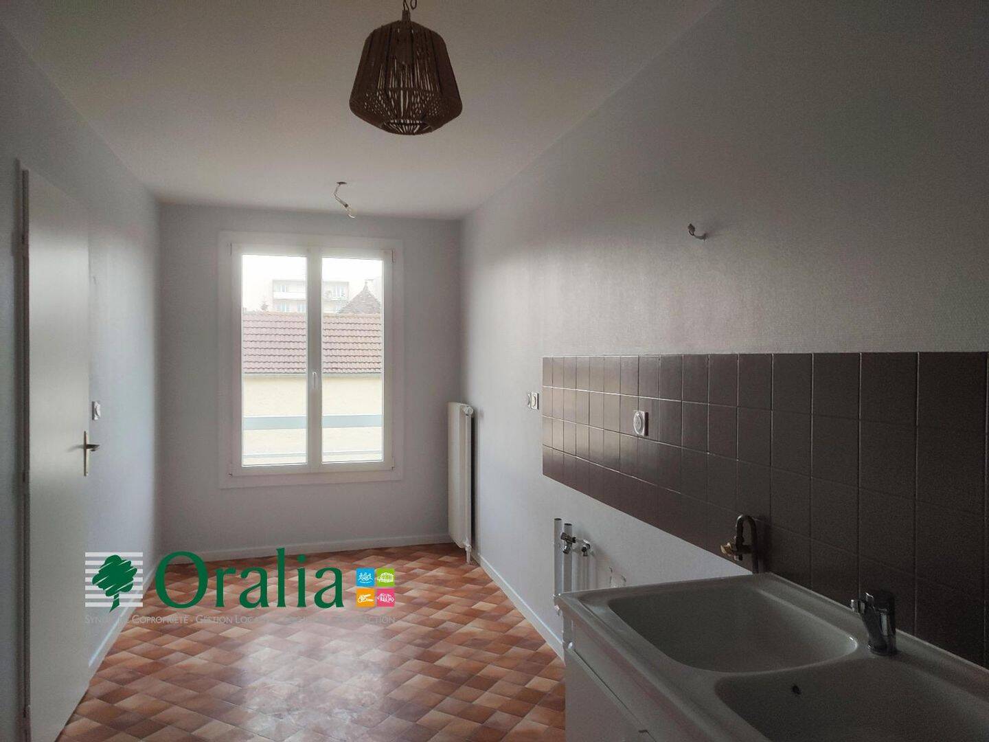 Appartement 4 pièces 83 m² · à Dijon · 82,6 m² · 910 €
