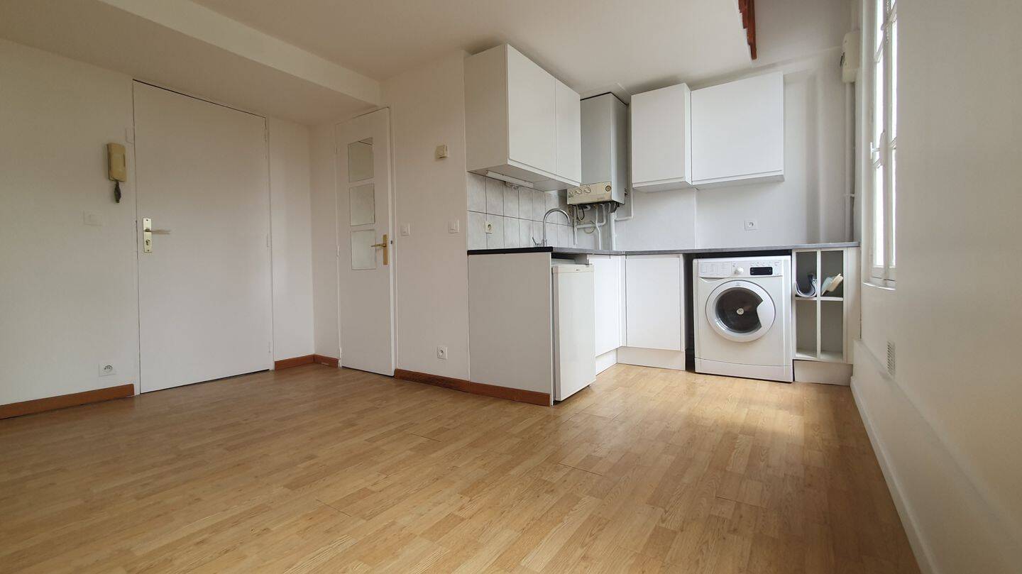 Appartement 1 pièce 17 m² · à Versailles · 16,8 m² · 720 €/mois
