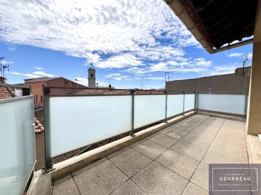 Appartement à vendre 188 000 € 3 pièces 2 chambres 53 m² Étage 3/3 Peripherie Marseillan 34340