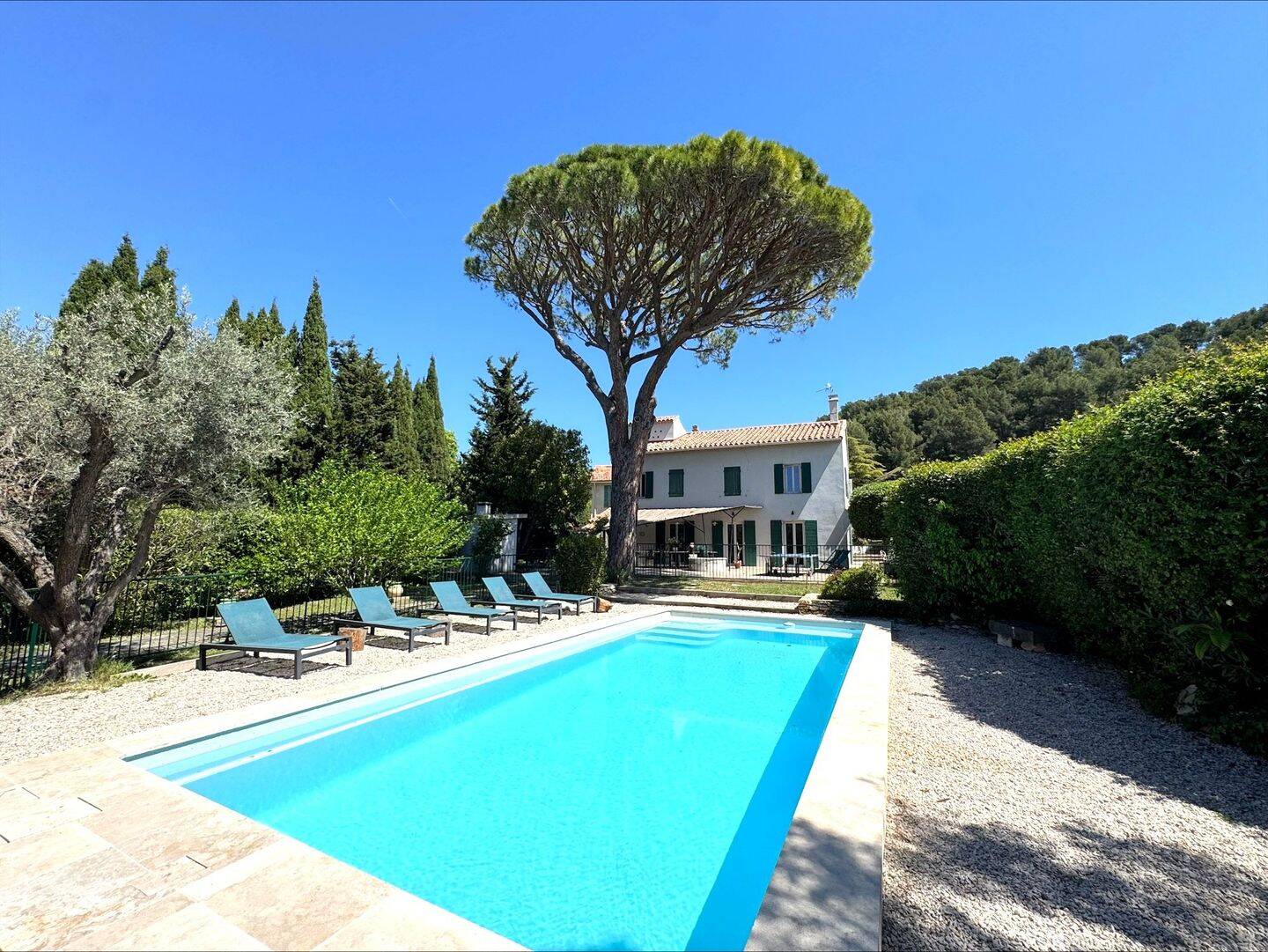 Maison 5 pièces 170 m² · à Cassis · 170,5 m² · 3 900 €/mois