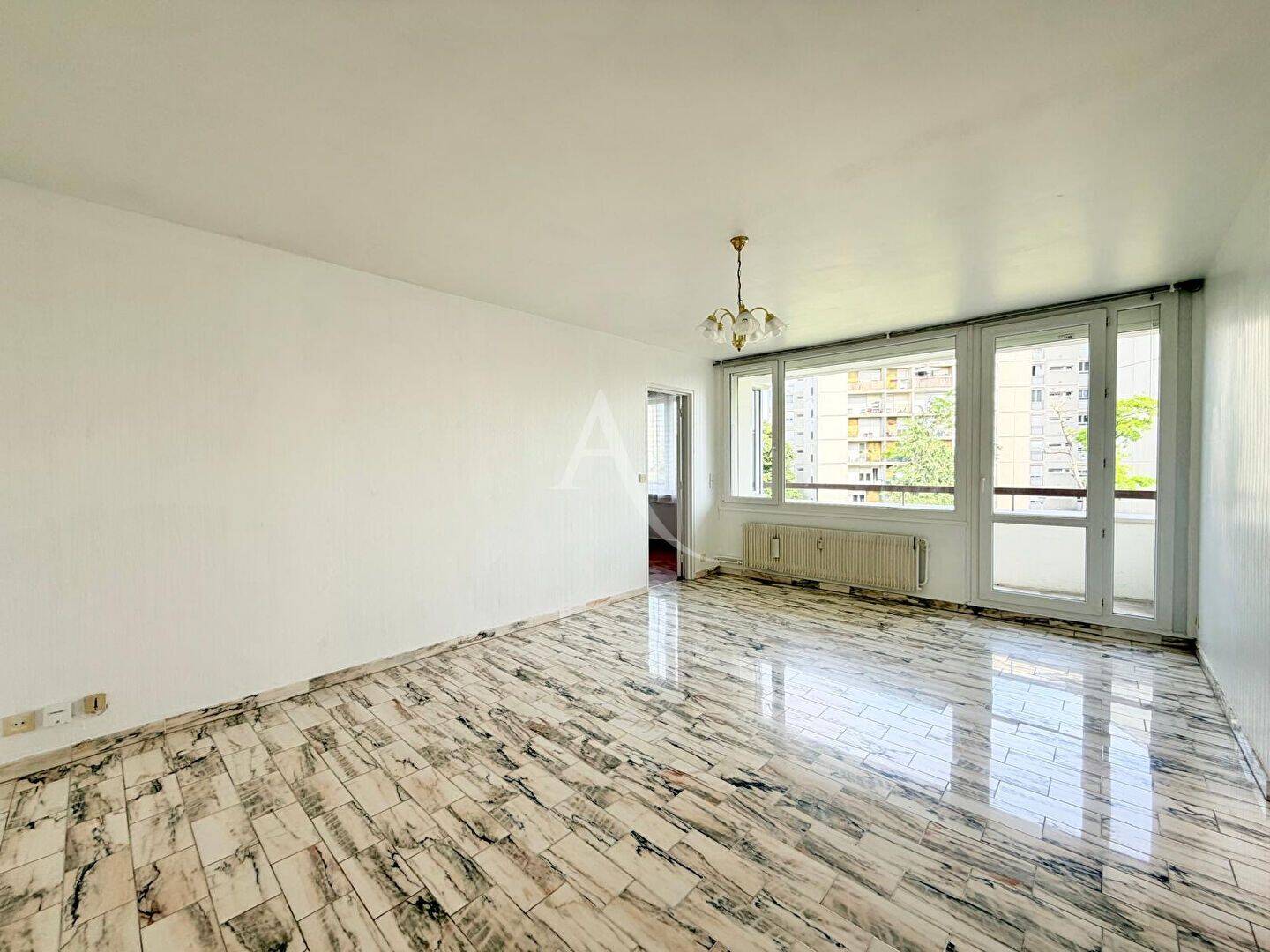 Appartement 3 pièces 74 m² · à Reims · 74 m² · 890 €