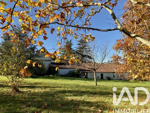 Demeure à vendre 550 000 € 12 pièces 5 chambres 220 m² 164 000 m² de terrain Pujols 47300