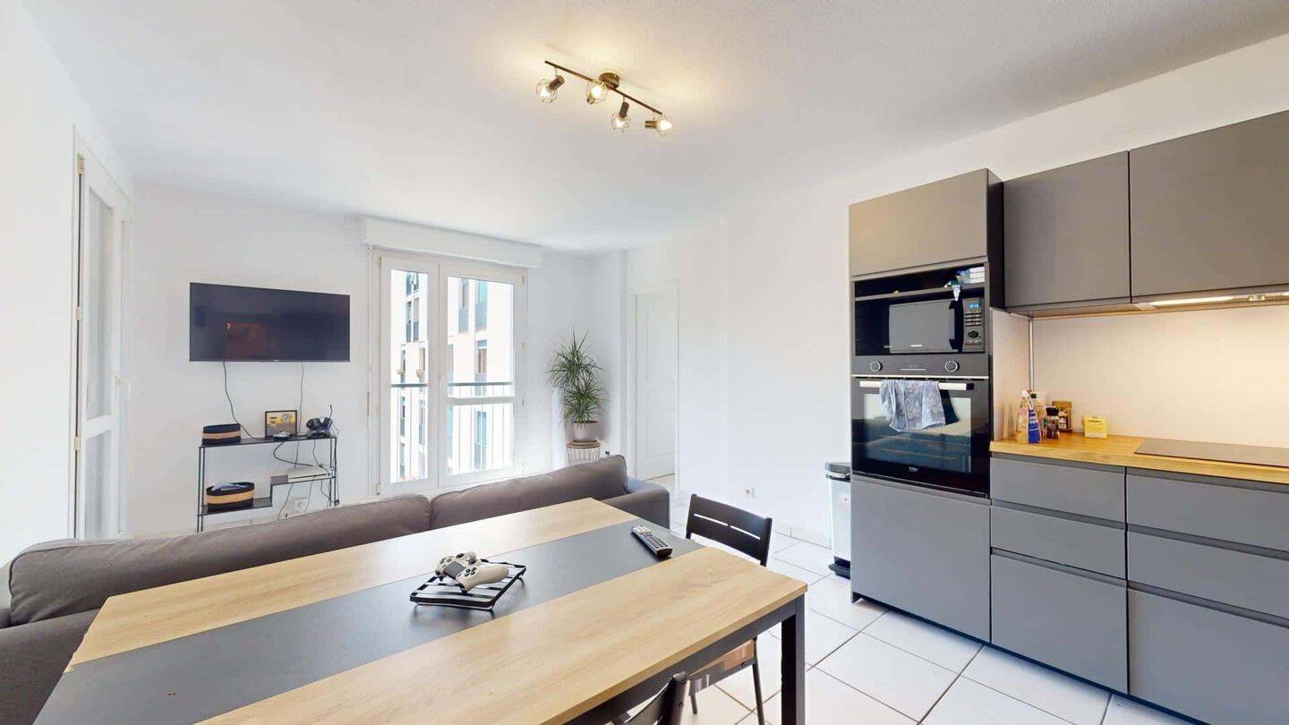 Room in Route de Seysses, Toulouse for 74 m² with 4 bedrooms - C — 6