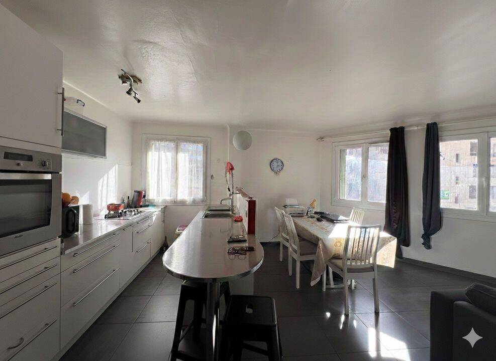 Appartement 4 pièces 74 m² · à Marseille 5ème Arrondissement · 74 m² · 212 000 €