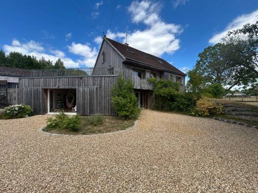 Maison à vendre 422 000 € 8 pièces 6 chambres 265,8 m² 2 500 m² de terrain Longny les Villages 61290