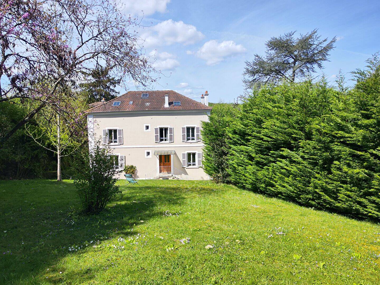 Maison 9 pièces 200 m² · à L'Étang-la-Ville · 200 m² · 995 000 €