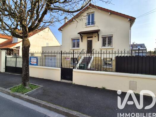 Maison à vendre 299 000 € 4 pièces 2 chambres 79 m² 319 m² de terrain Plain Champs-Clos Roger-Noue Brossard Chelles 77500