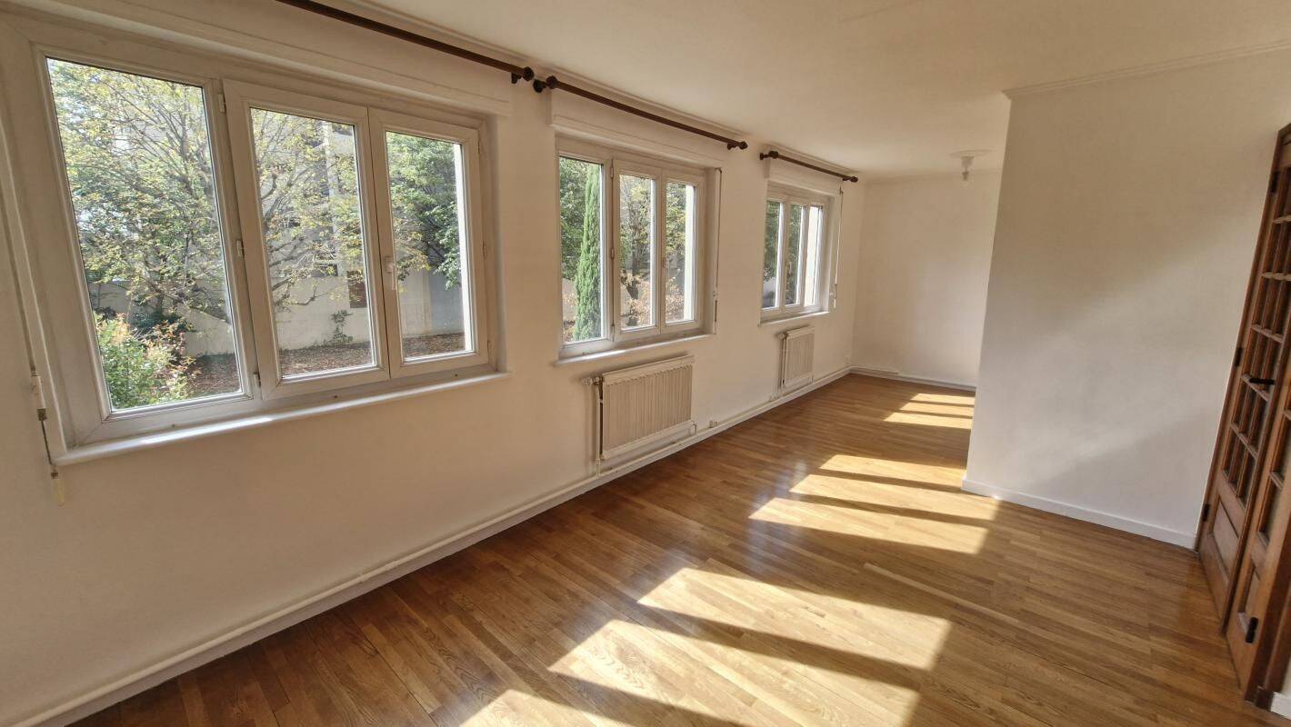 Appartement 3 pièces 65 m² · à Vénissieux · 65 m² · 870 €/mois