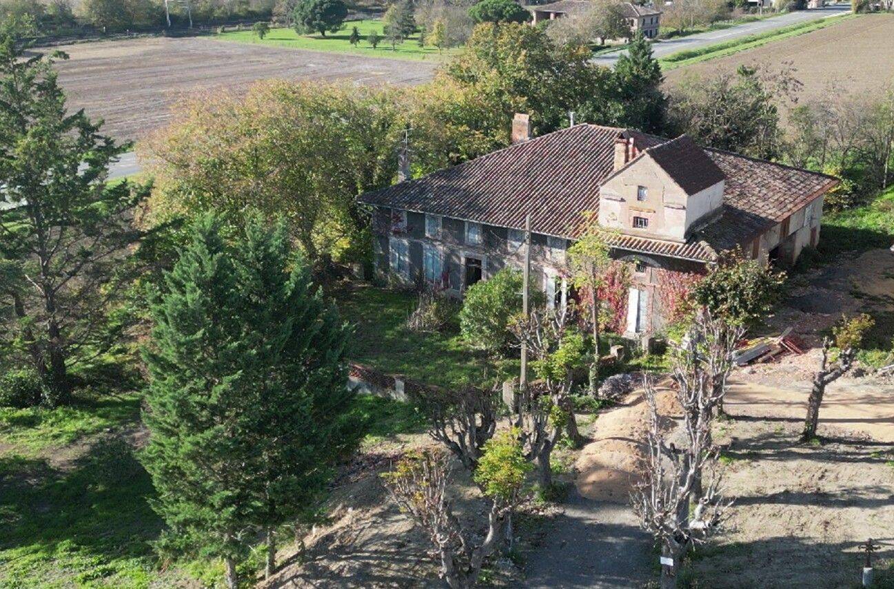 Maison 8 pièces 580 m² · à Castelnau-d'Estrétefonds · 580 m² · 199 000 €