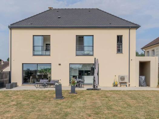 Maison à vendre 610 000 € 5 pièces 4 chambres 164 m² 736 m² de terrain Saint-Fiacre 77470