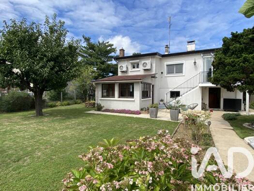 Pavillon à vendre 437 000 € 8 pièces 4 chambres 155 m² 696 m² de terrain Le Plateau Viry-Châtillon 91170