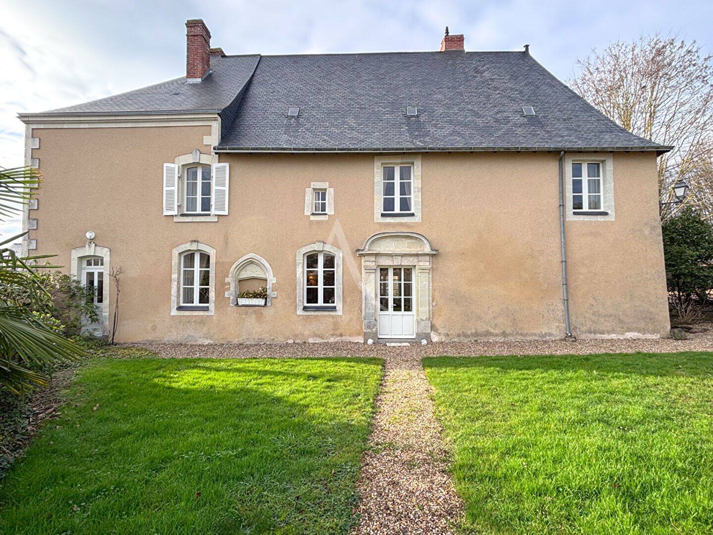 Maison 8 pièces 240 m² · à Château-Gontier-sur-Mayenne · 240 m² · 343 900 €