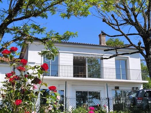 Maison à vendre 168 500 € 7 pièces 4 chambres 200 m² Genouillé 86250