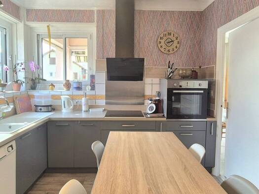 Maison à vendre 255 000 € 5 pièces 4 chambres 128 m² 476 m² de terrain Hors Centre Ville Le Coteau 42120