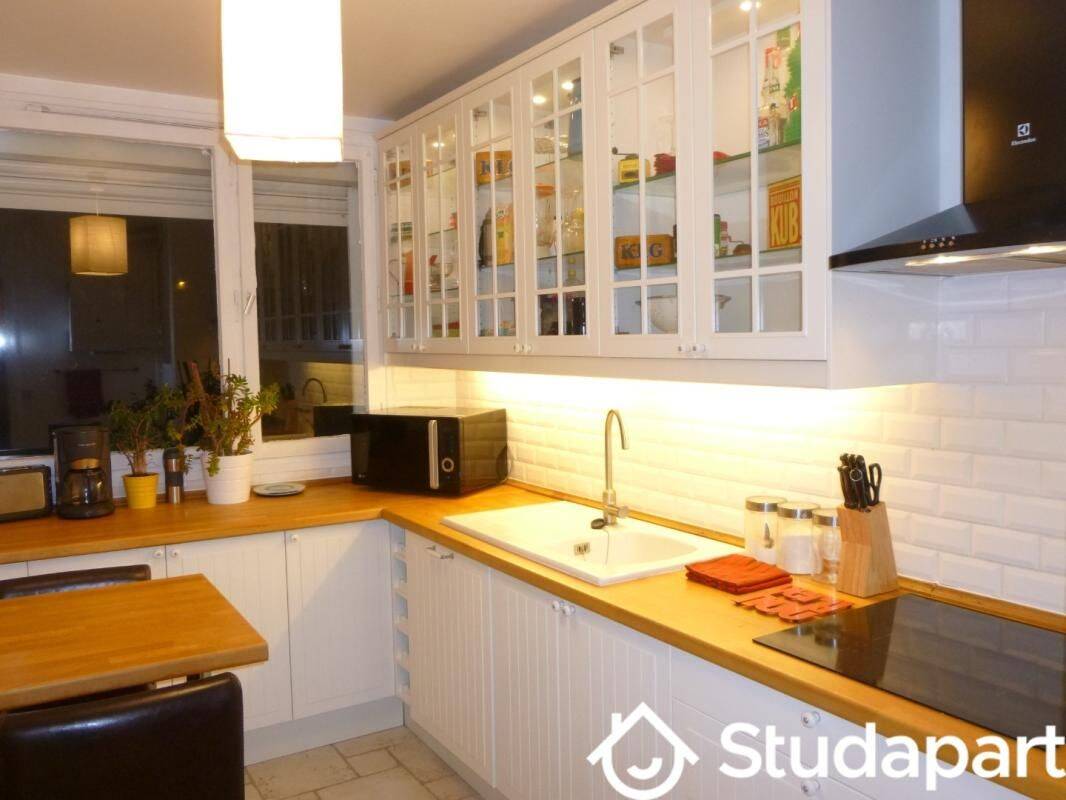 1 pièce 10 m² · à Saint-Étienne-du-Rouvray · 10 m² · 400 €/mois