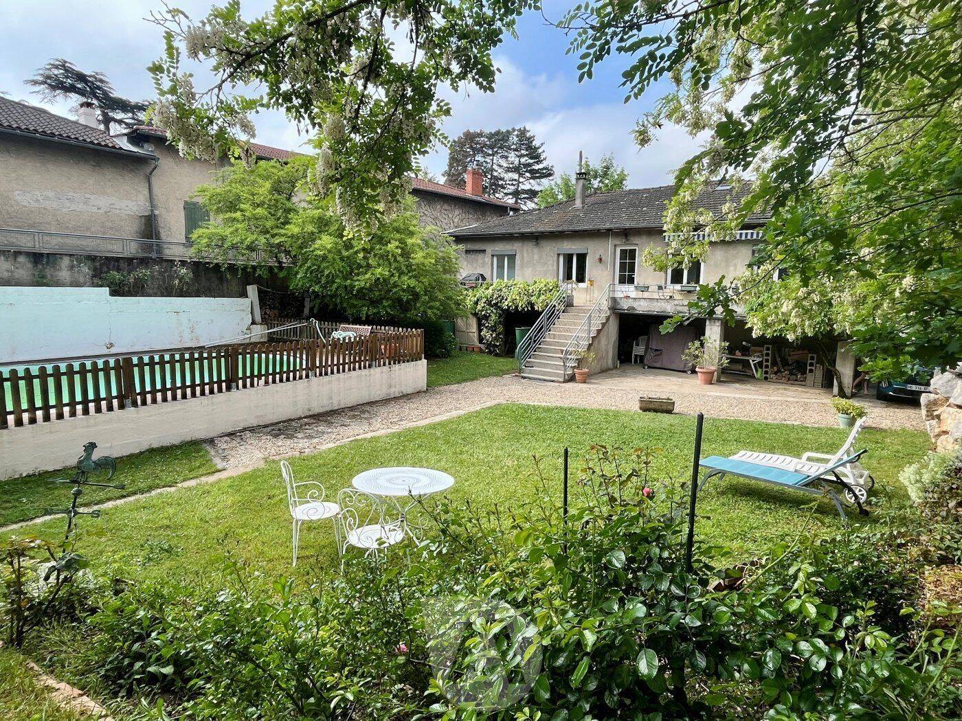 Maison 6 pièces 153 m² · à Charbonnières-les-Bains · 153,3 m² · 480 000 €