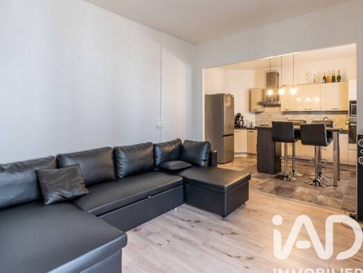 Duplex à vendre 175 000 € 3 pièces 2 chambres 60 m² Étage 1/1 La Closerie-Les Aulnes Combs-la-Ville 77380
